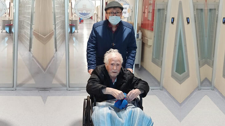 Edirne'de 91 yaşındaki Tayyip Yılmaz koronavirüsü yendi