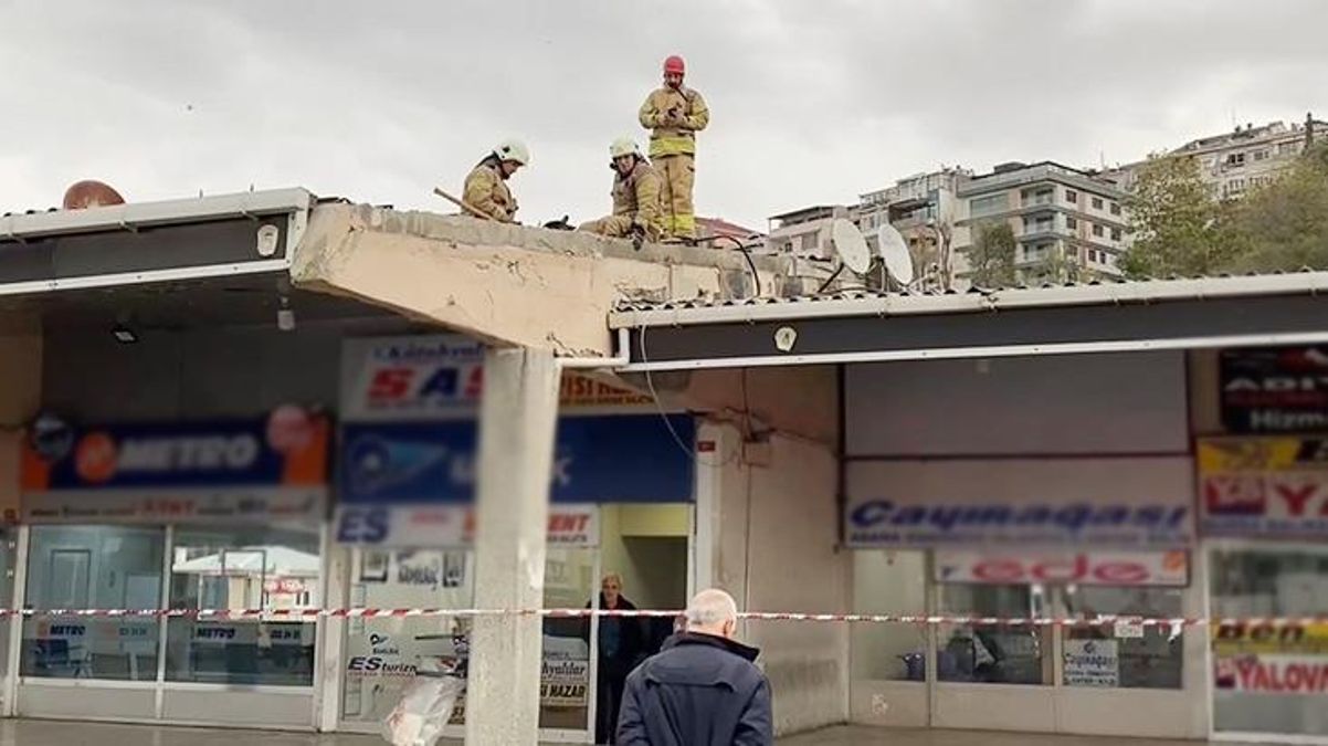 Şiddetli fırtına nedeniyle Harem Otogarı'nda yazıhanenin çatısı uçtu